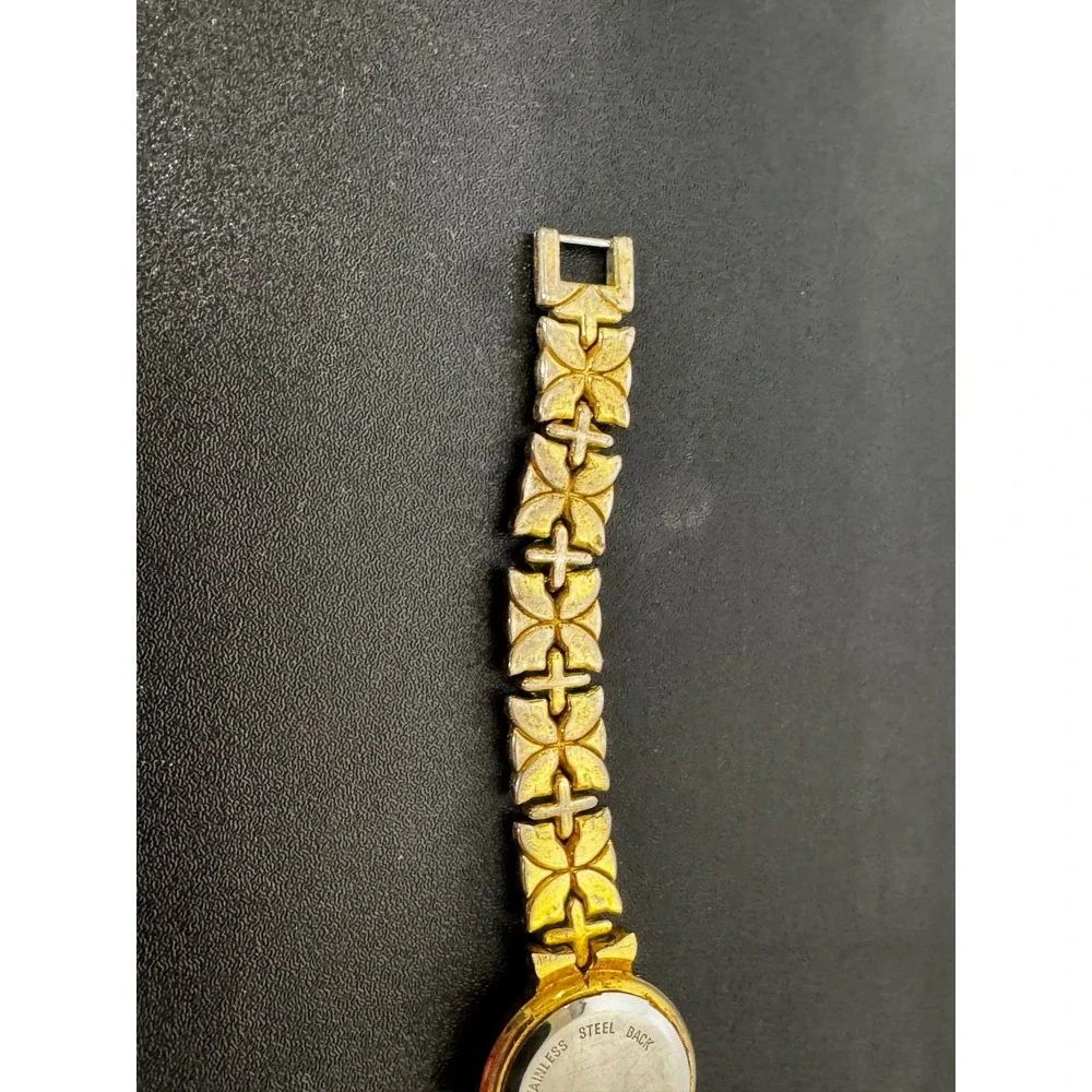 Novelle‎ Womens Two Tone Gold Silver Quartz Watch Japan Movement Roun Dial